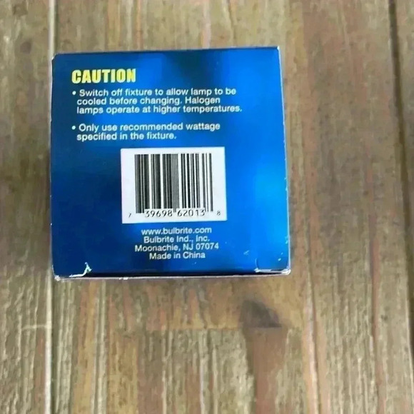 New in Box- HALOGEN Bulbs with suction cup - Picture 3 of 3